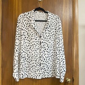 Button down black and white top size XL